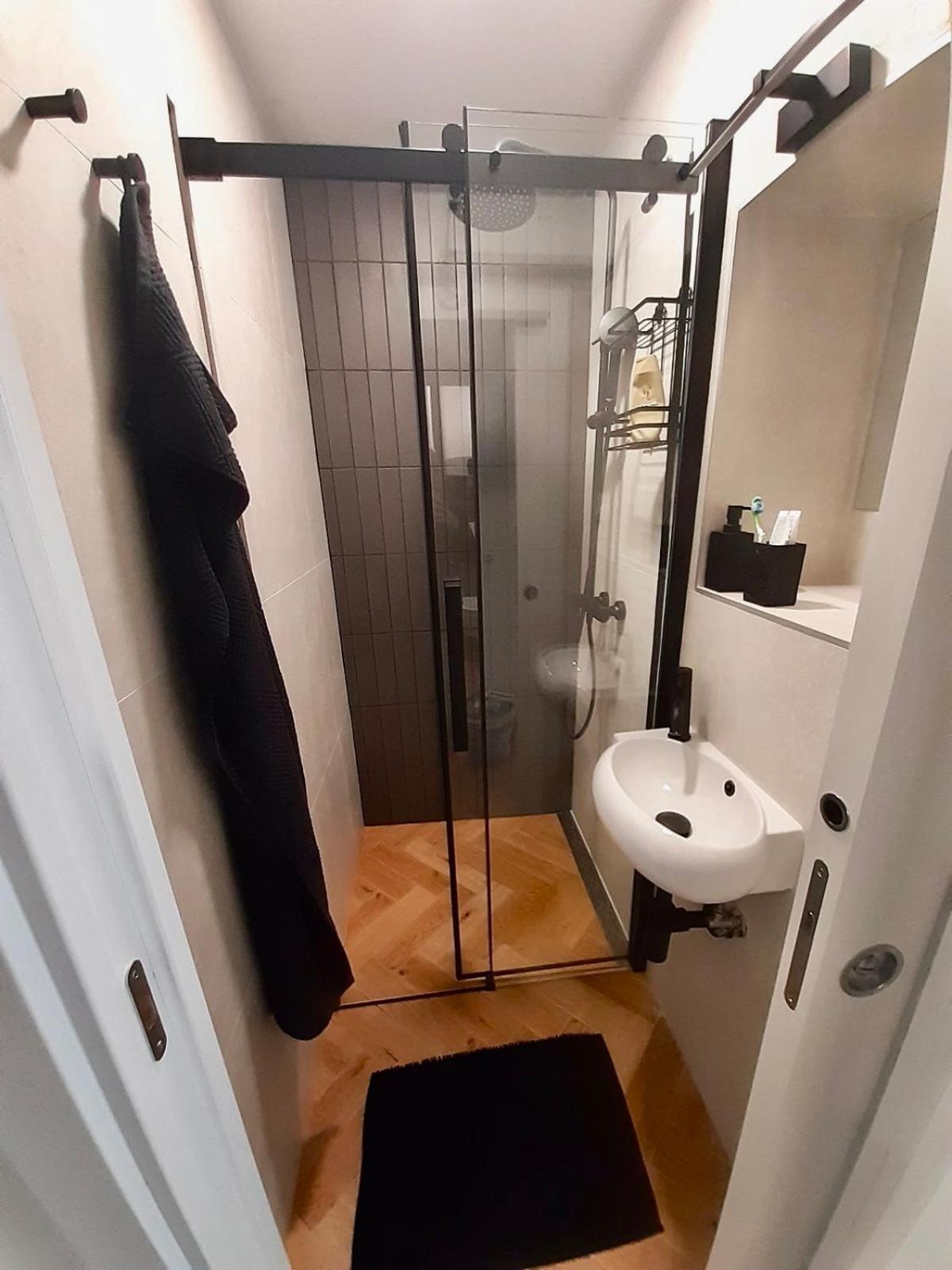 Gg Art Apartments III Ljubljana Ngoại thất bức ảnh