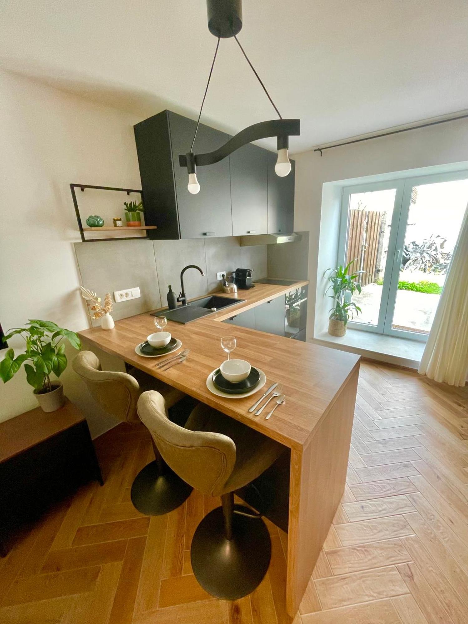 Gg Art Apartments III Ljubljana Ngoại thất bức ảnh
